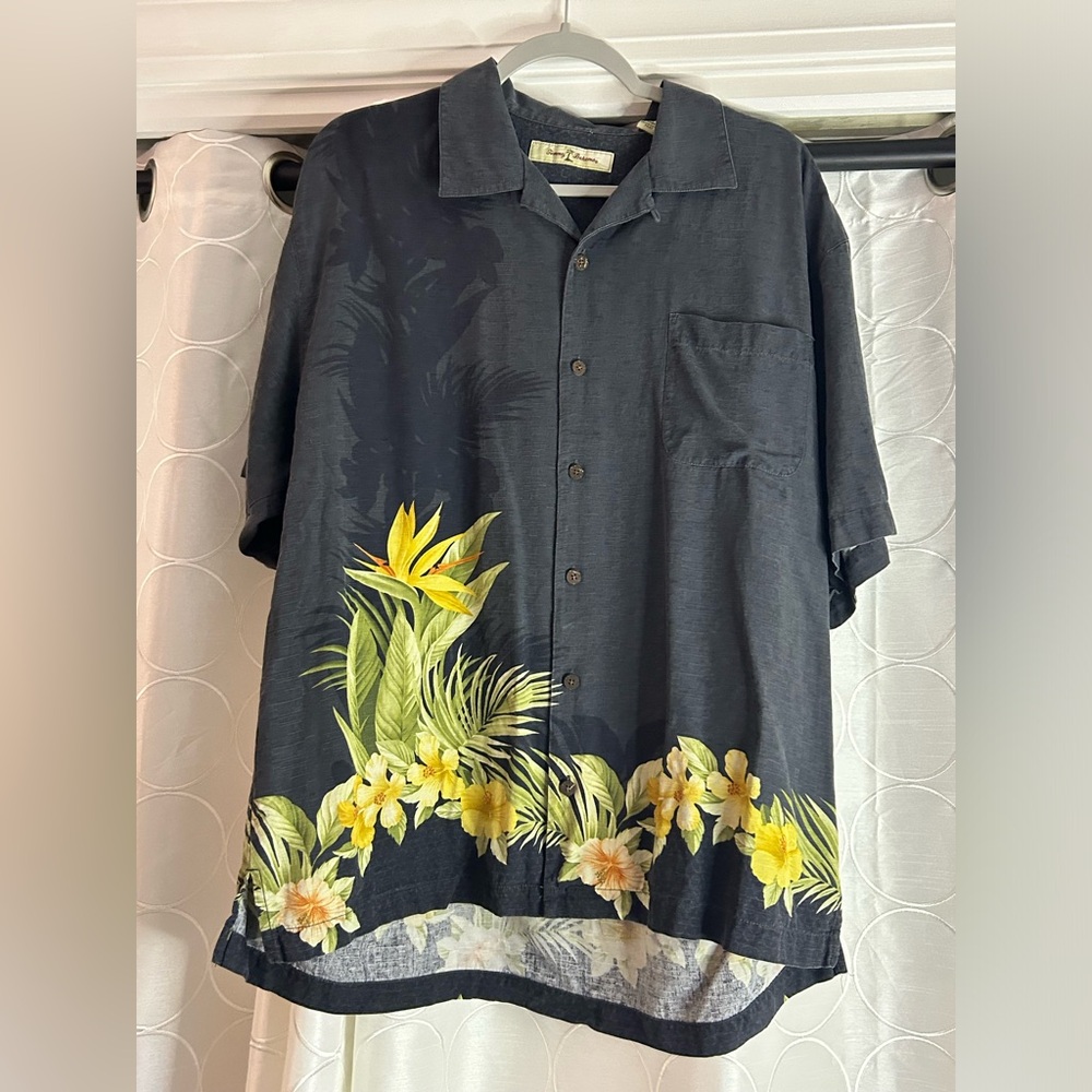 Tommy Bahama Mens 100% Silk Hawaiian Shirt ~ Black with Palm Leaves and Flowers